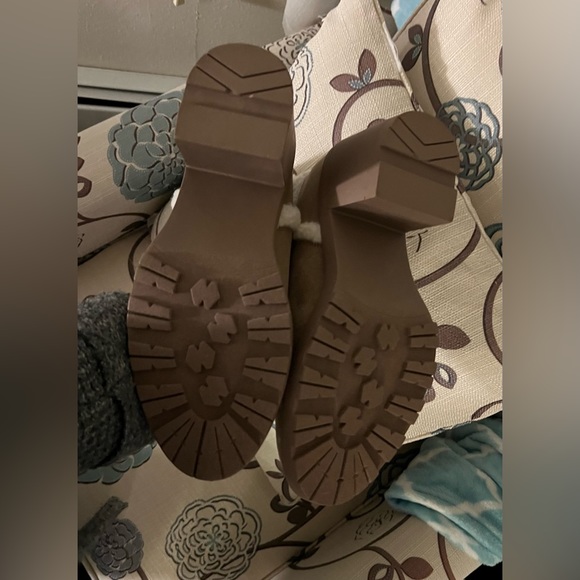 NWOT. JUSTFAB Ellie Trim Lug Sole Bootie - Picture 5 of 7